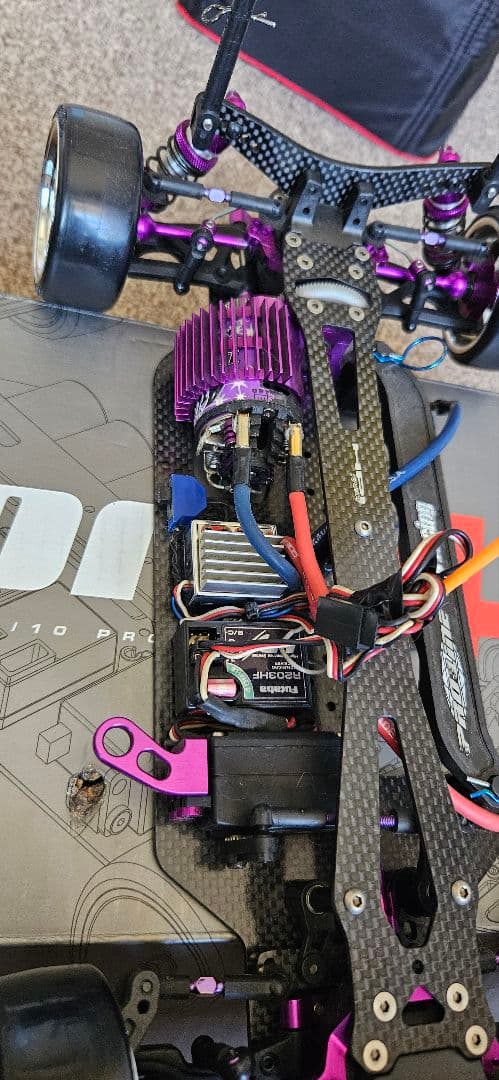 iPR Racing pro4 RCカー カーボンファイバー製