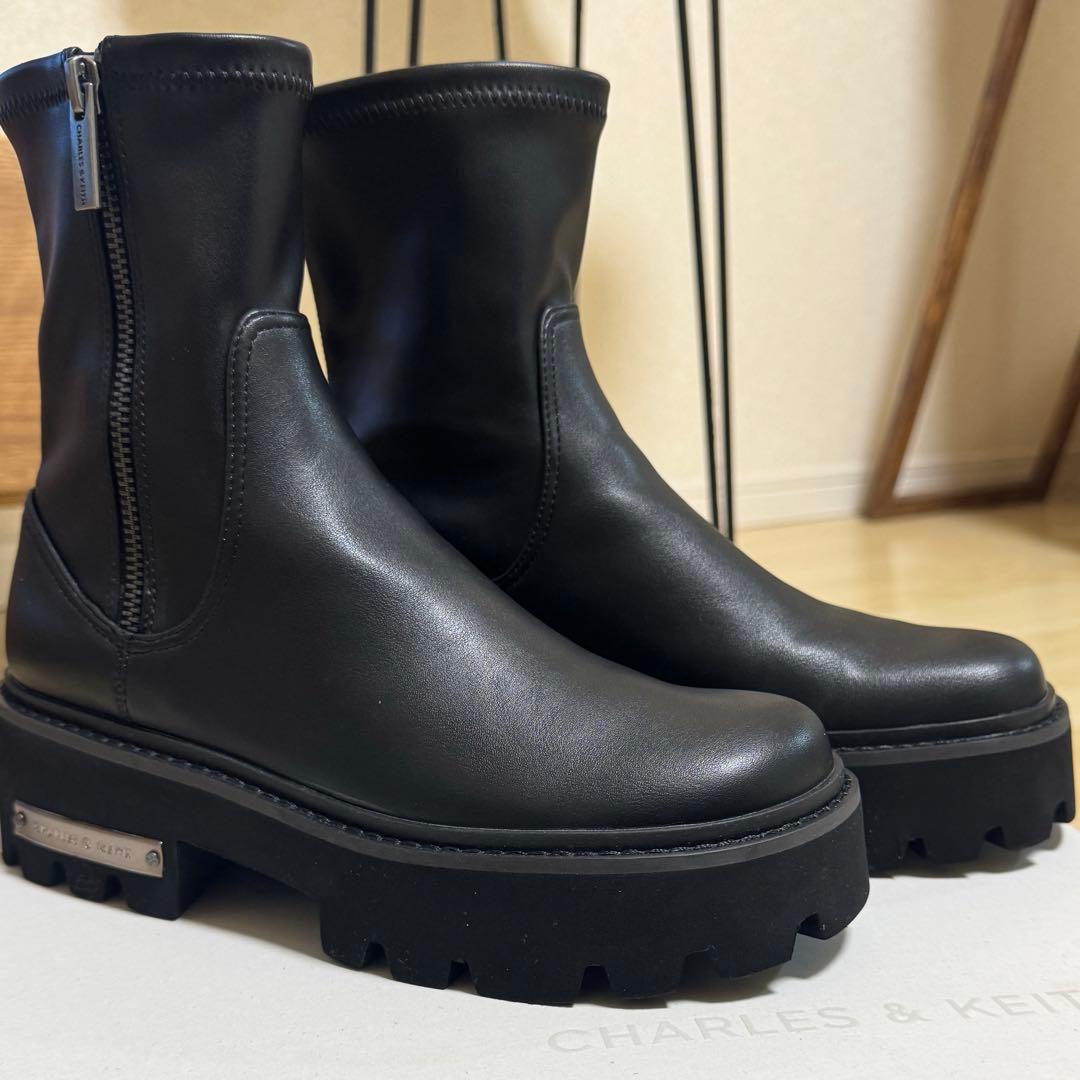 CHARLES & KEITH サイドジップ アンクルブーツ