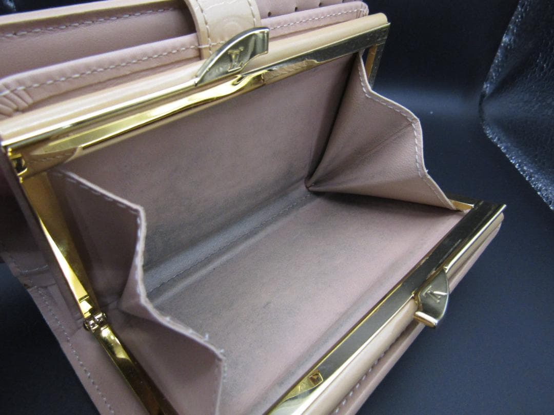 ルイヴィトン がま口財布 ヴェルニ ポルトフォイユ ヴェイノワ ベージュ系