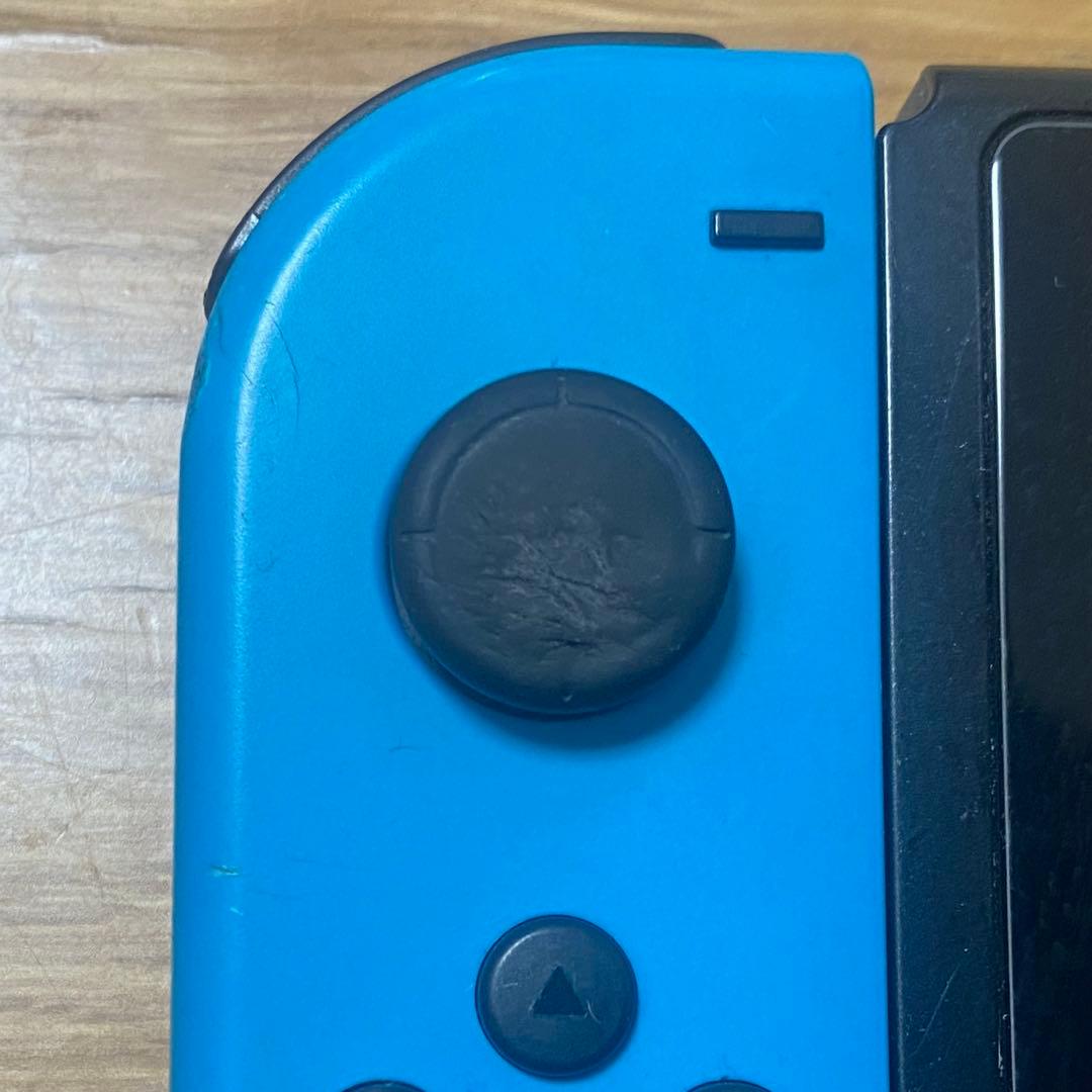 旧型Nintendo Switch 本体 青と赤のJoy-Con