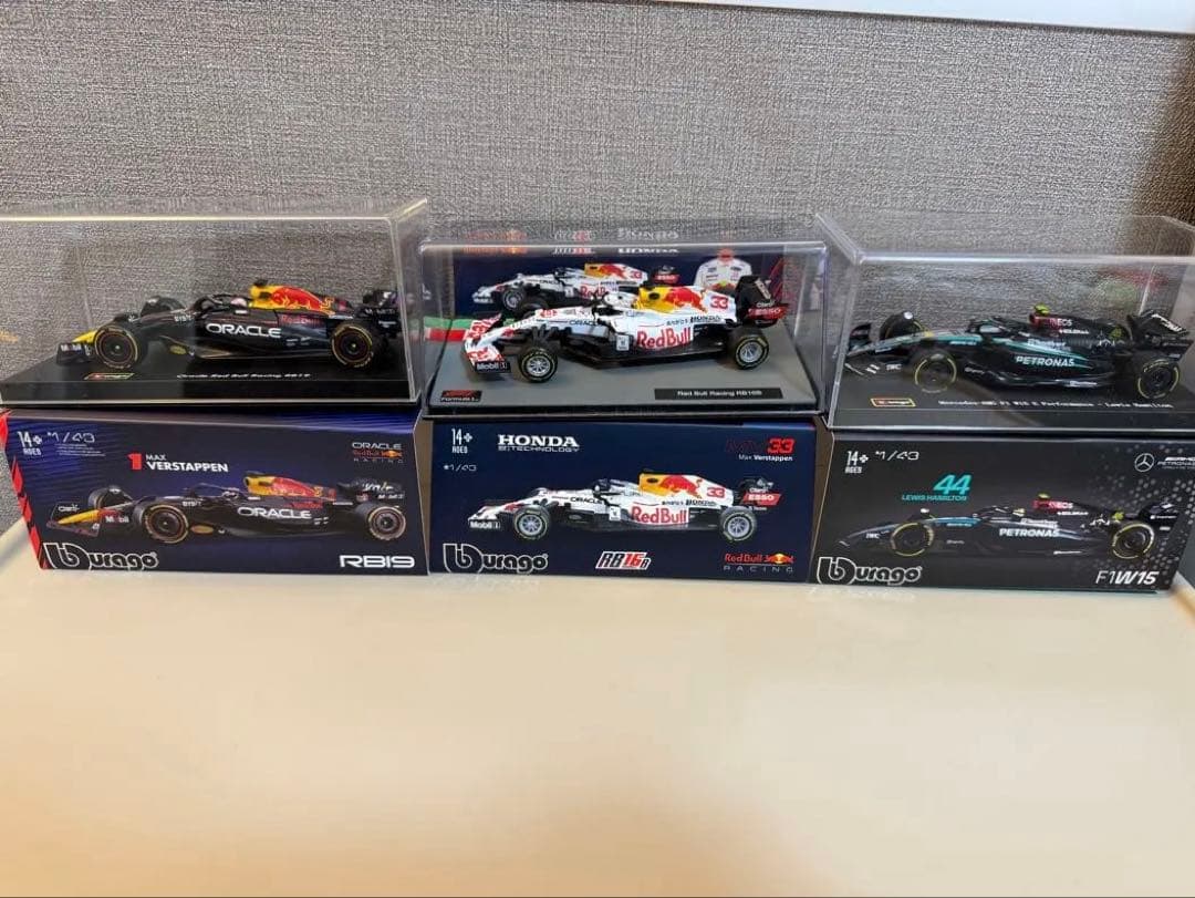 Bburago 1/43 3台セット RB19 RB16 F1W15