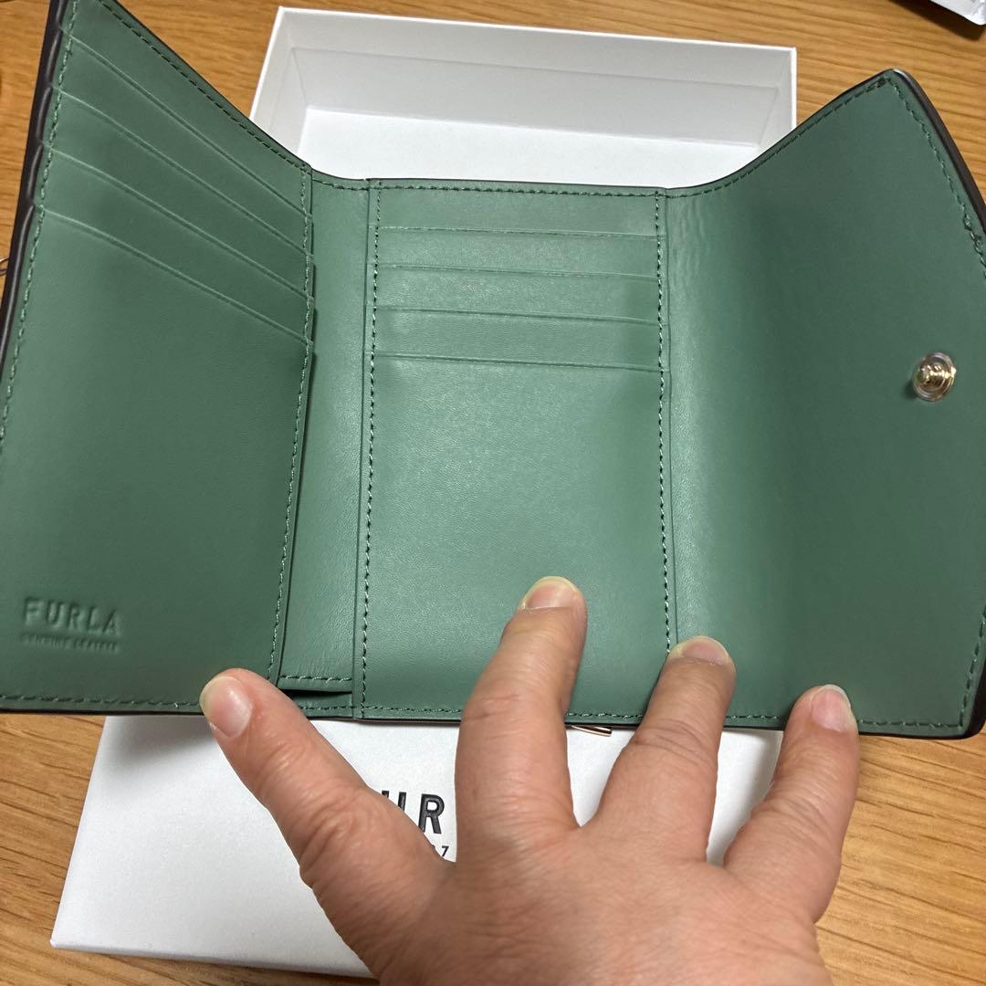 FURLA グリーン 三つ折り財布