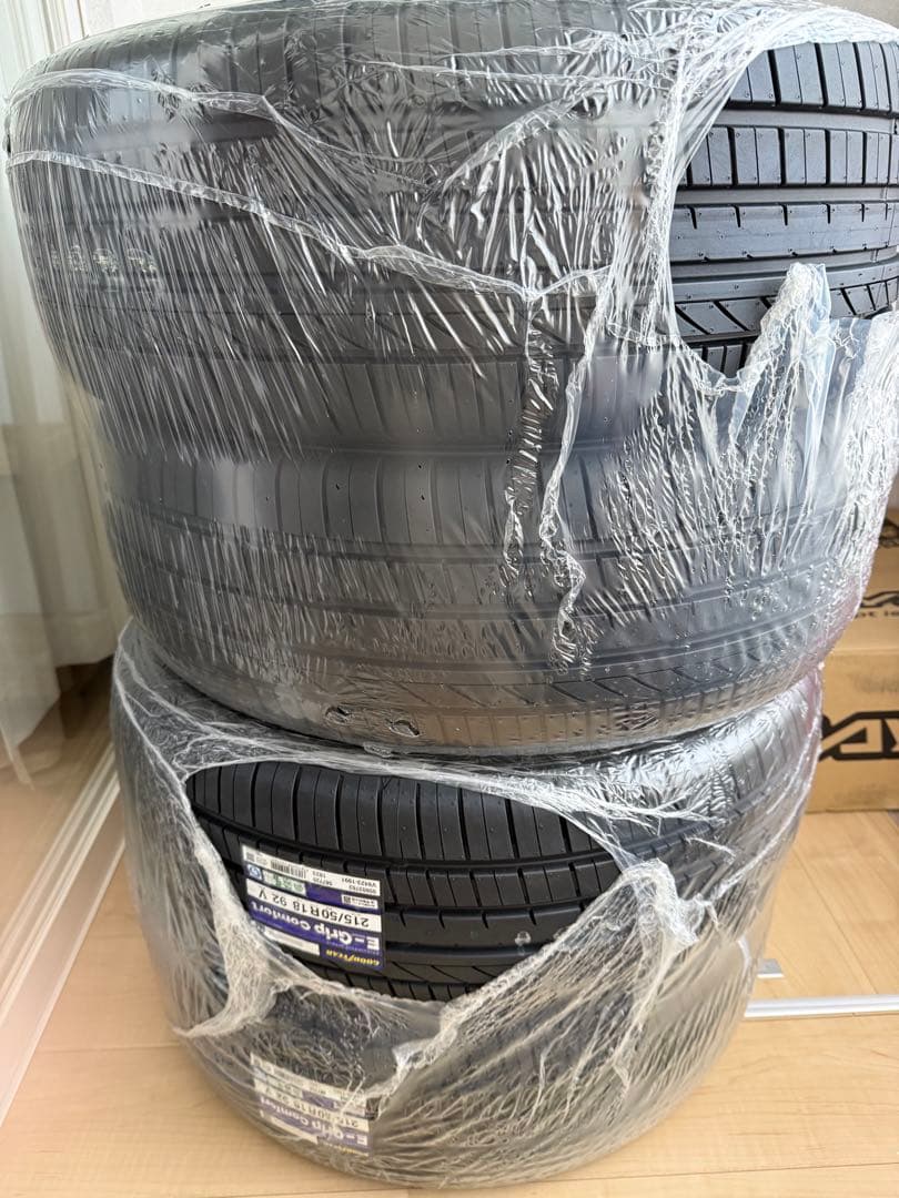 【新品未使用】送料無料 グッドイヤー ノーマルタイヤ 215/50R18 4本