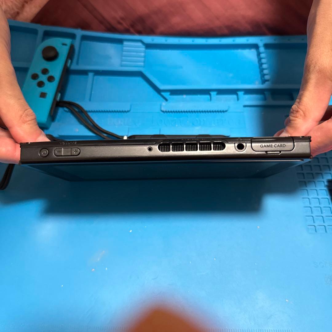 Nintendo Switch 本体 ネオンレッドネオンブルーストラップ充電付