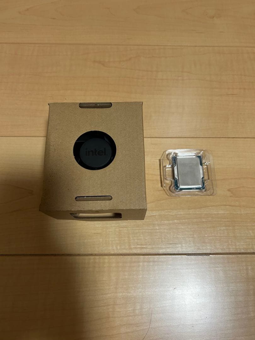 Intel CPU 箱入り