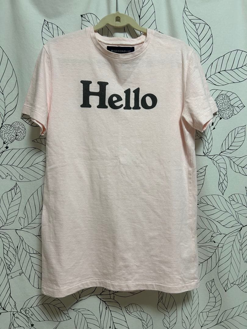 bebe☆【MADISONBLUE】レア ピンクHello Tシャツ