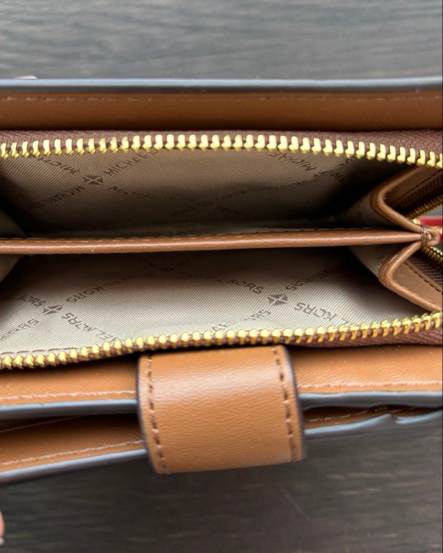 ち*み様 未使用 ⭐️ MICHAEL KORS マイケルコース 二つ折り財布