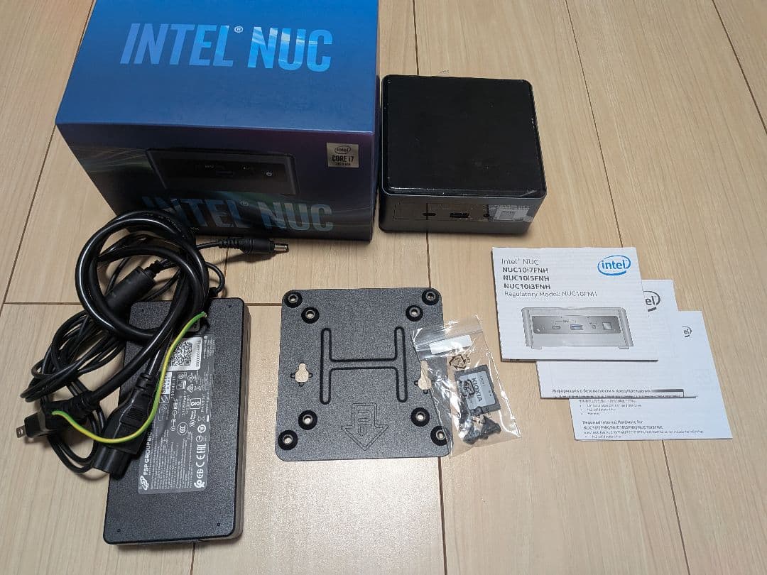ミニPC Intel NUC10 i7-1071U 16GB RAM 512GB SSD