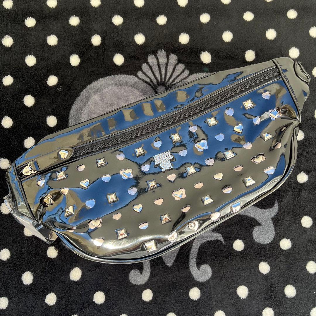 ANNA SUI ブラック ボディバッグ スタッズ付き