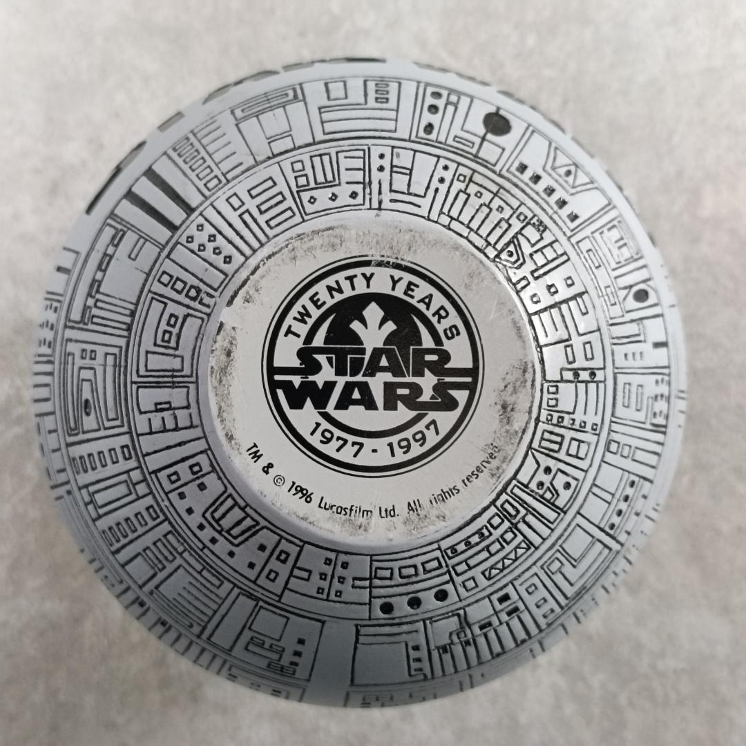 【限定品】 スターウォーズ FOSSIL腕時計 デススターケース付き