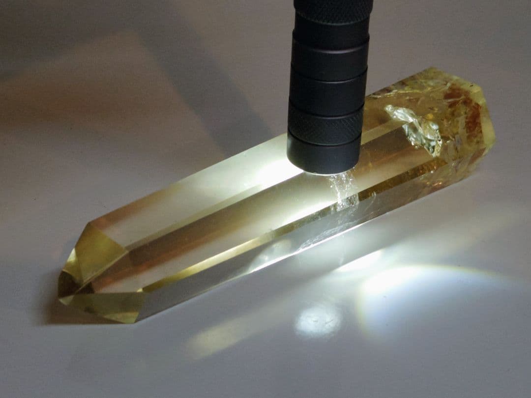 水晶 279g クォーツ スモーキー 原石 鑑賞石 自然石 誕生石 鉱物 水石