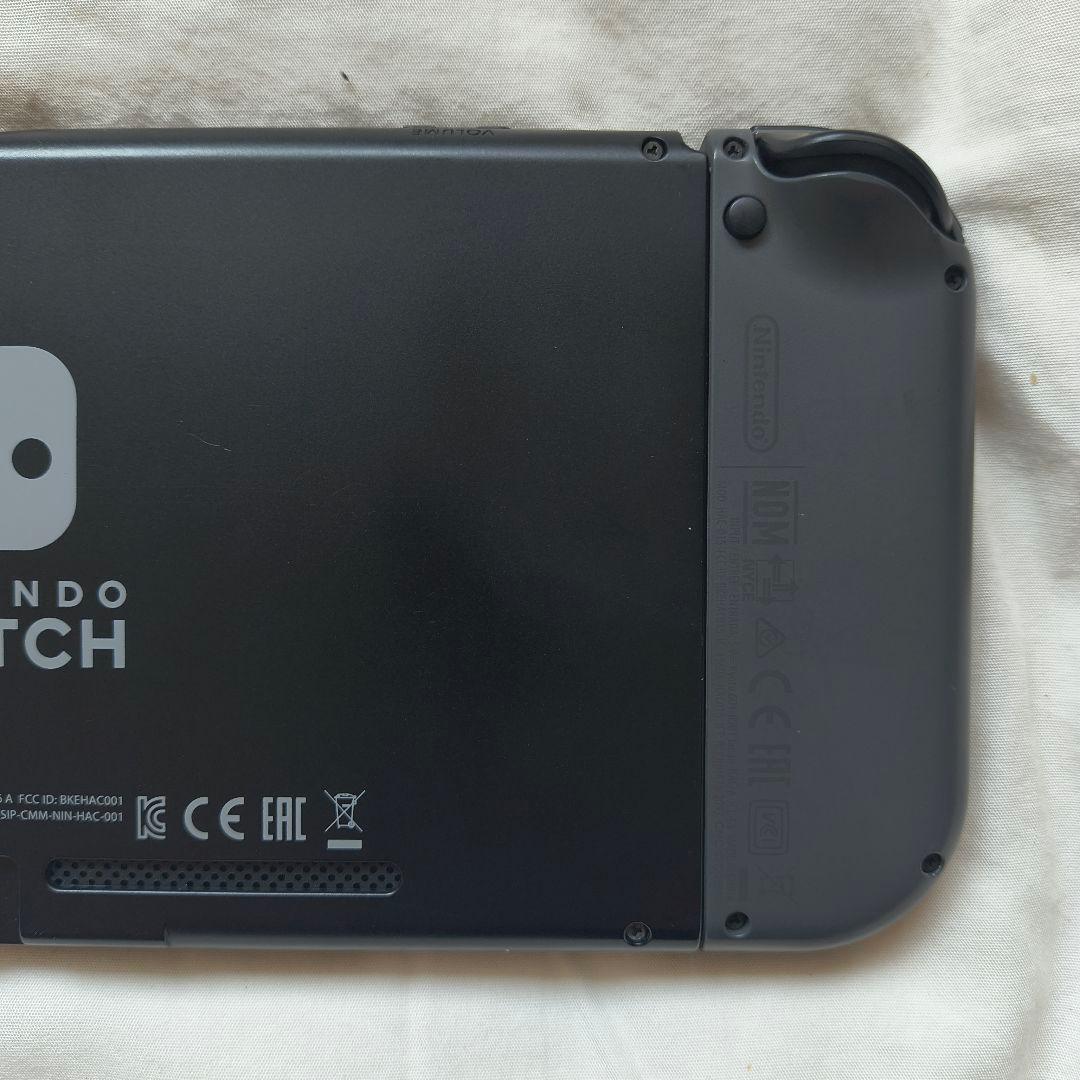 なかなか美品コンディション。特別デザインが映えるスマブラ限定モデル