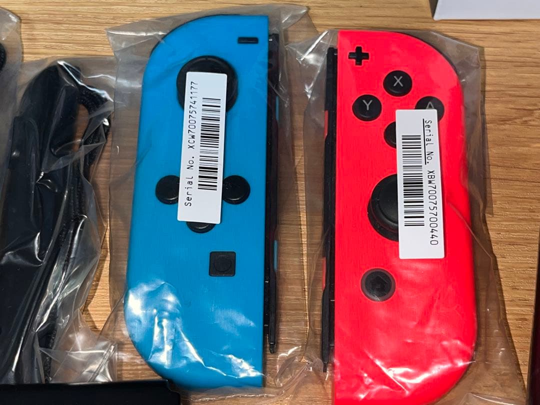 Nintendo Switchネオン　バッテリー強化版箱付プロコントローラー付