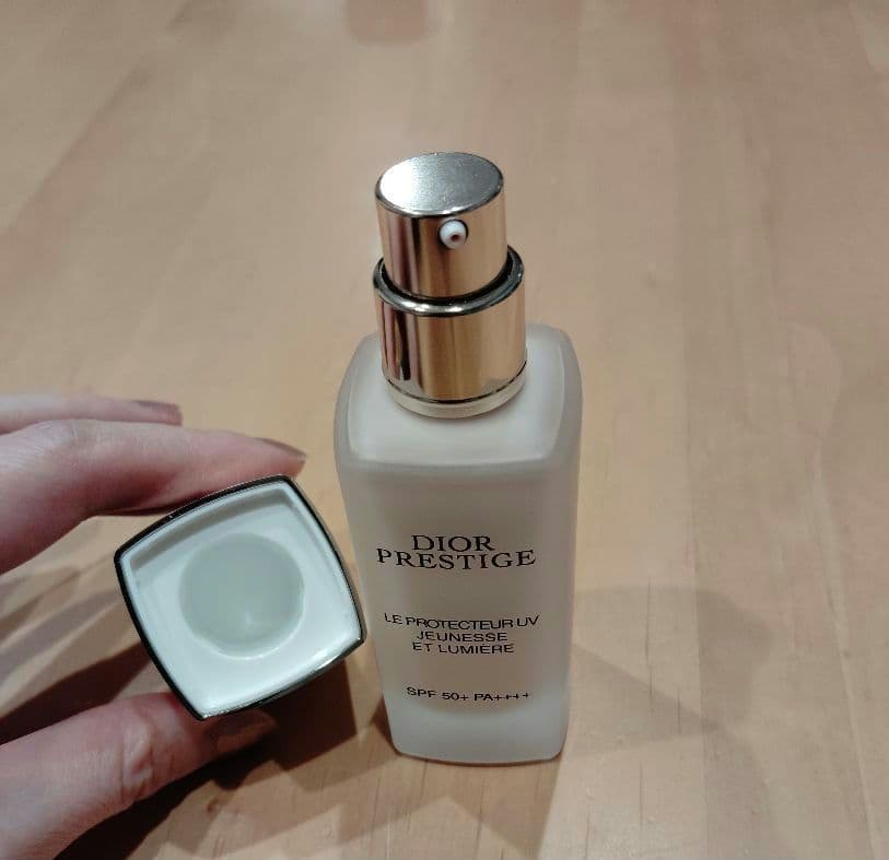 Dior プレステージ ホワイト ル プロテクター　UV ルミエール グロウ