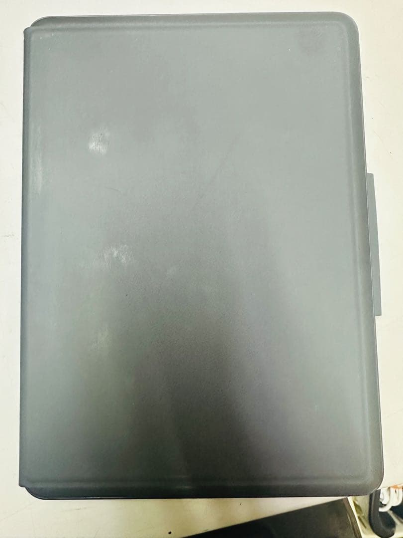 ①SLIM FOLIO iPad 第9/8/7世代用キーボード一体型ケース