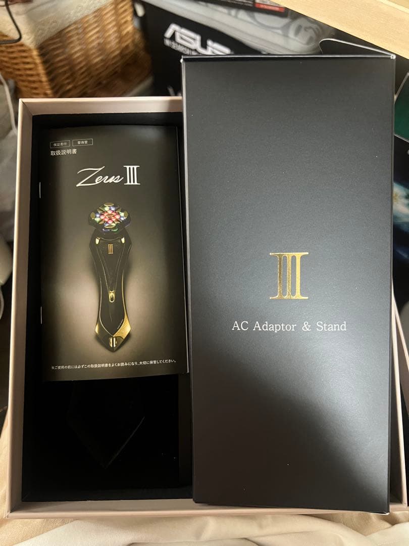 週末セール⭐️美品ARTISTIC&CO Zeus III ゼウス III 美顔器