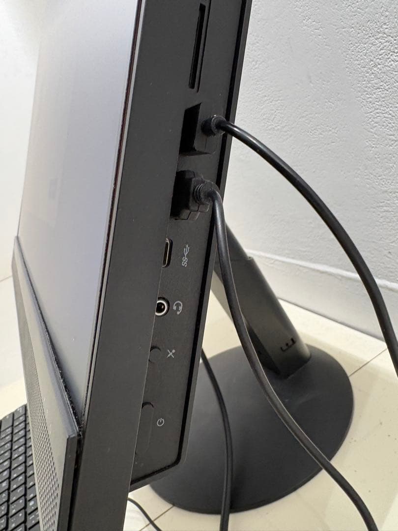 LenovoThinkCentreM920zオールインワンデスクトップやや難あり