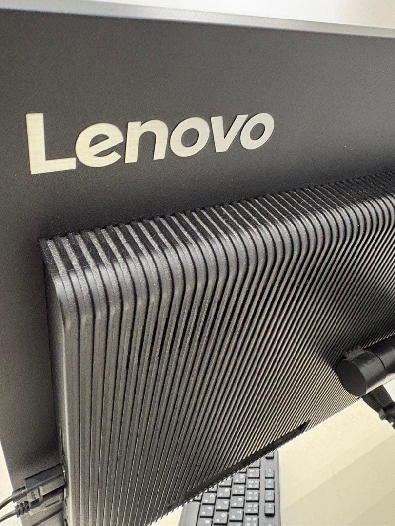 LenovoThinkCentreM920zオールインワンデスクトップやや難あり