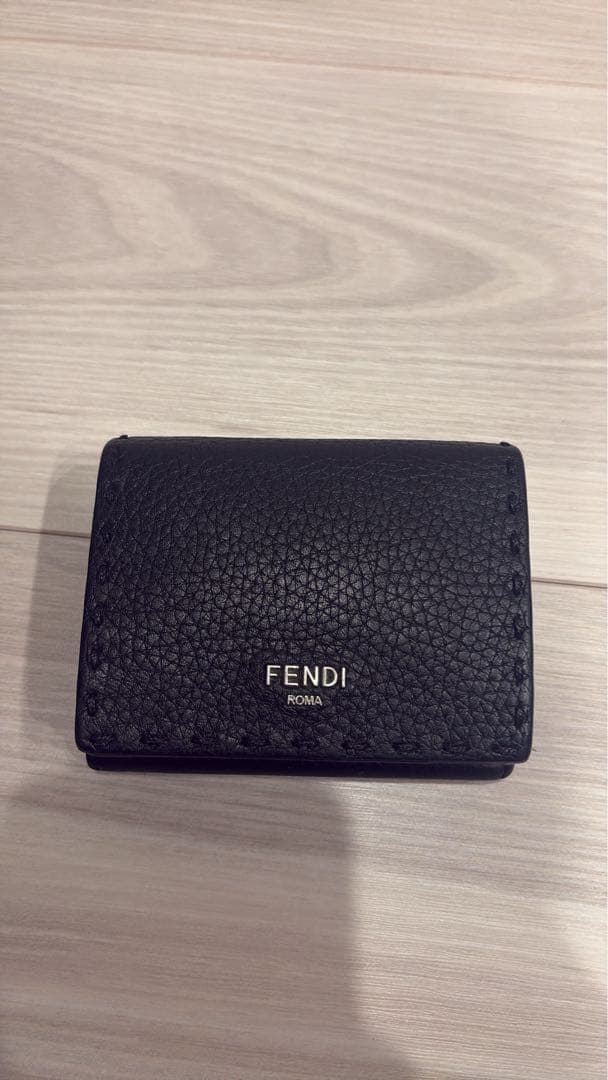 【FENDI】 セレリア　三つ折り財布