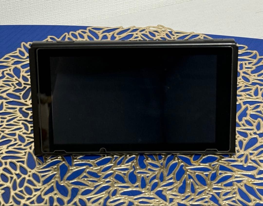 【美品】Nintendo Switch 任天堂スイッチ　本体のみ