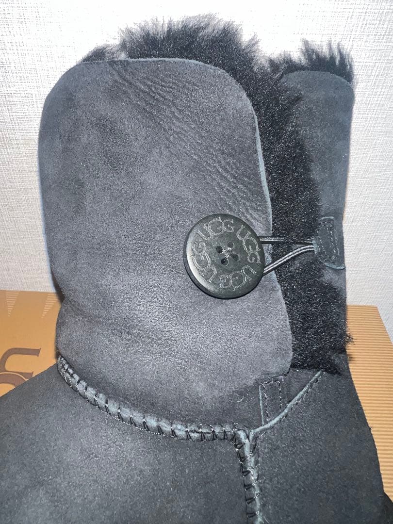 【美品】UGG W BAILEY BUTTON 24cm