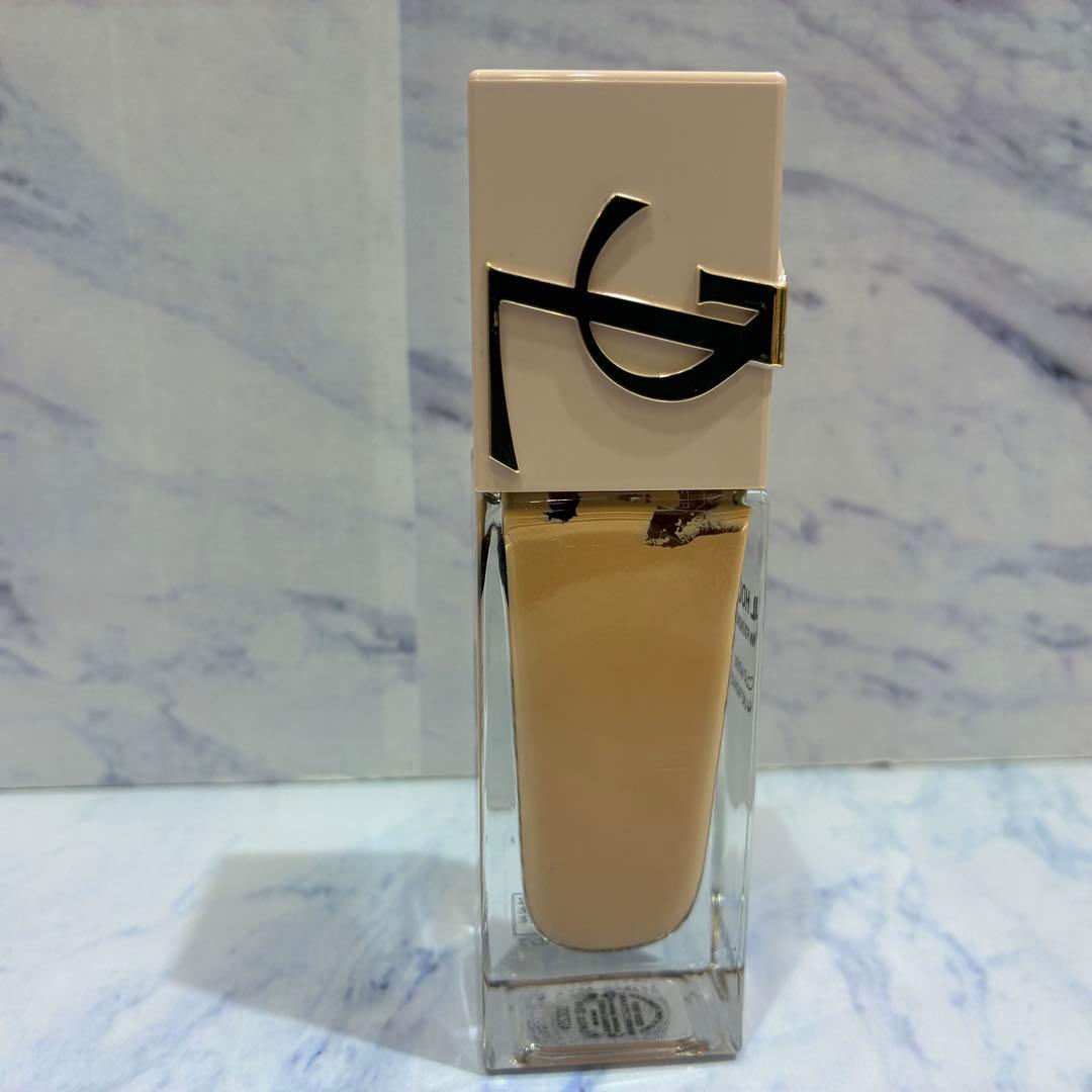 ♡【未使用】YSL　オールアワーズ リキッド グロウ　LC4