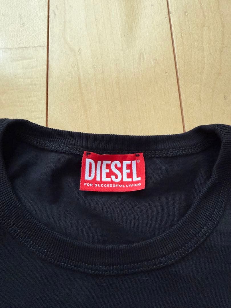 DIESEL ブラック Tシャツ