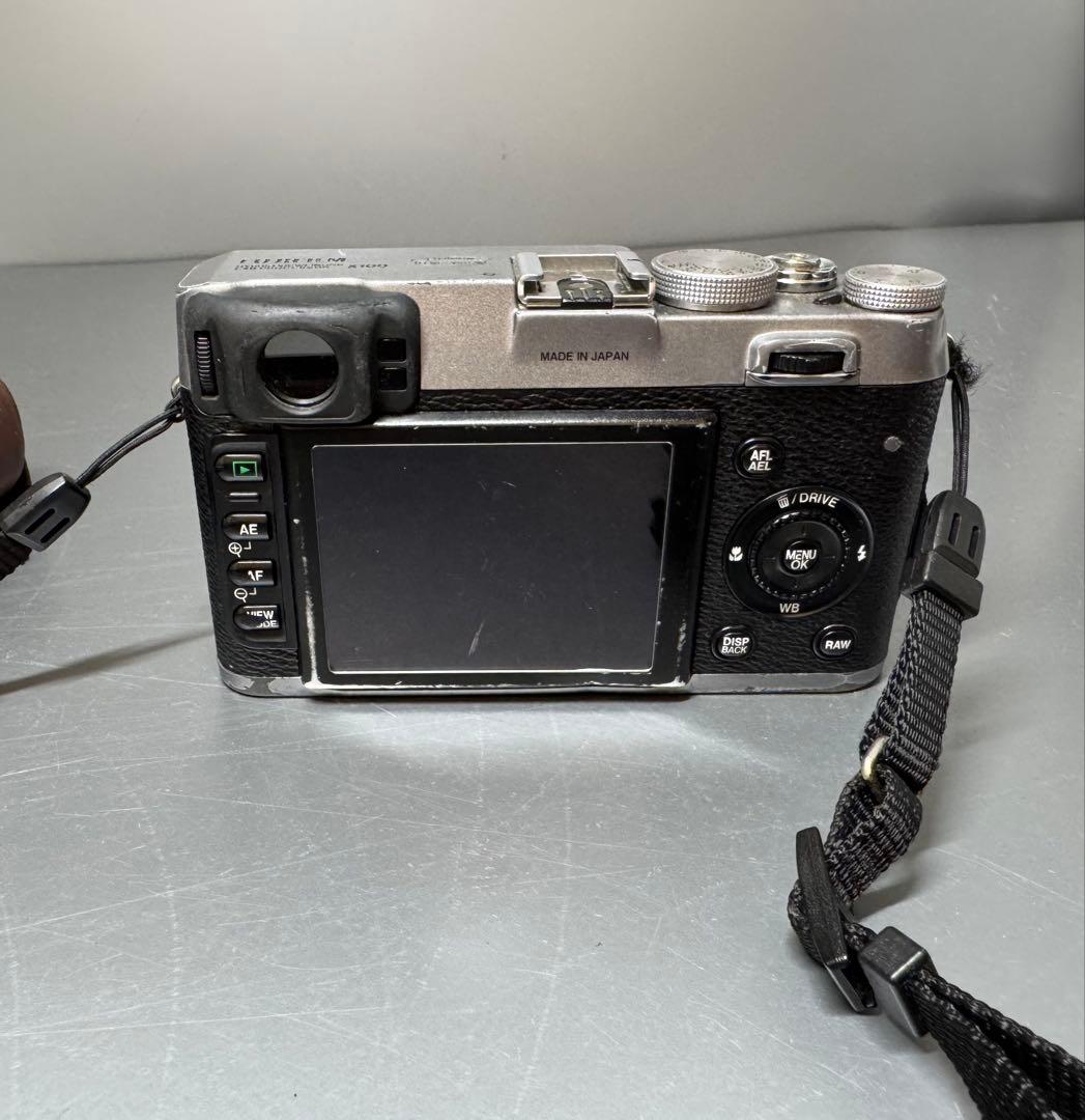 富士フイルム　FinePix X100
