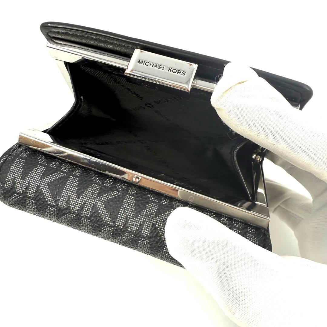 【最終価格】Michael Kors マイケルコース二折財布 黒・がま口