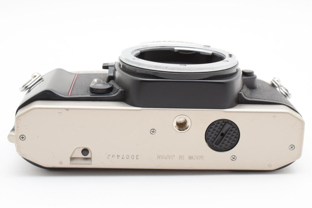 超美品 NIKON ニコン FM10 フィルムカメラ　モルト新品交換済　M929