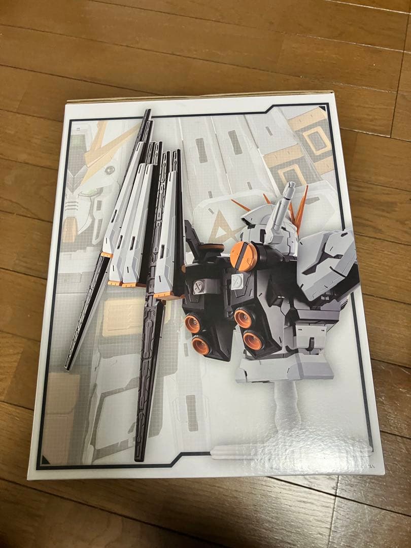 ガンダム一番くじおまけ付き A賞νガンダム　ラストワン賞サザビー