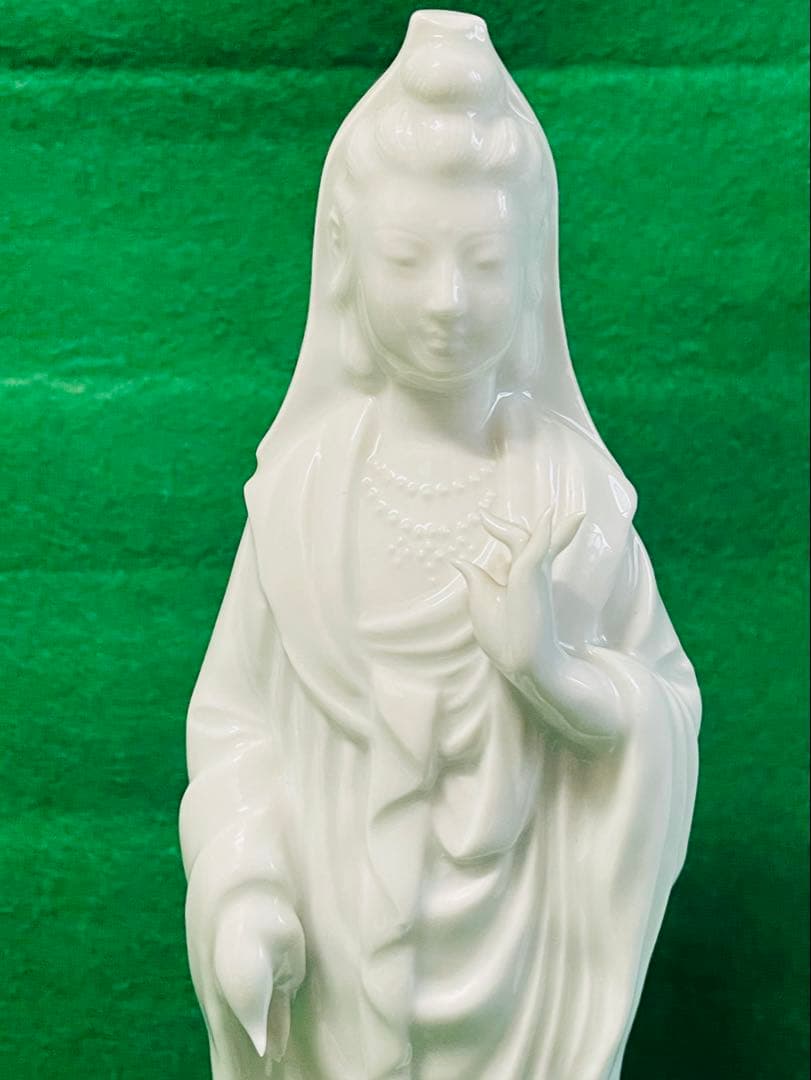 有田焼晏正窯白磁観音像 陶磁器製木箱付き