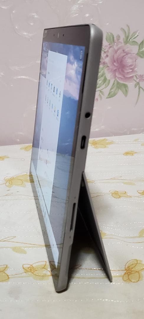 (ほぼ新品) Surface GO 3 6500 8GB/128GB off