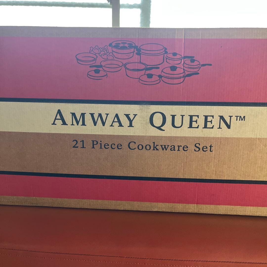 箱を開けたら取手は現行デザインでした。Amway クイーンクック21ピースセット