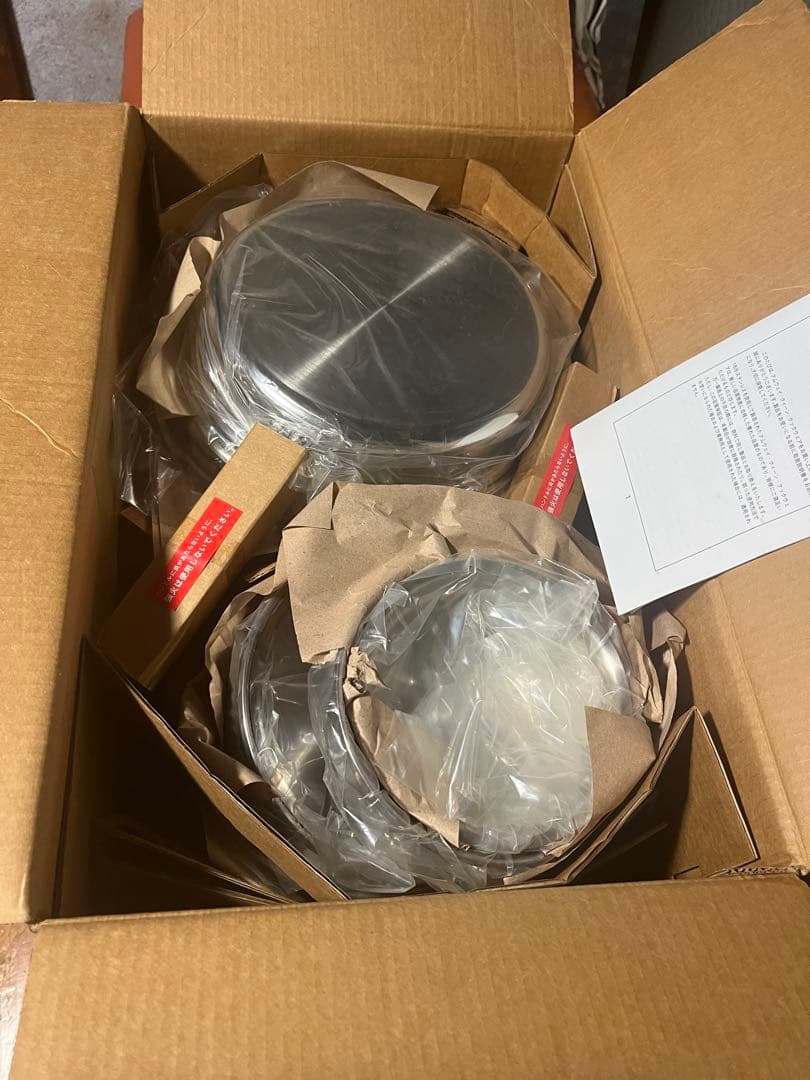 箱を開けたら取手は現行デザインでした。Amway クイーンクック21ピースセット
