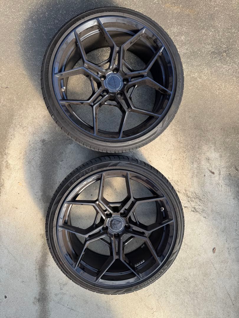 Blaque Diamond Wheels 20インチ鍛造ホイール