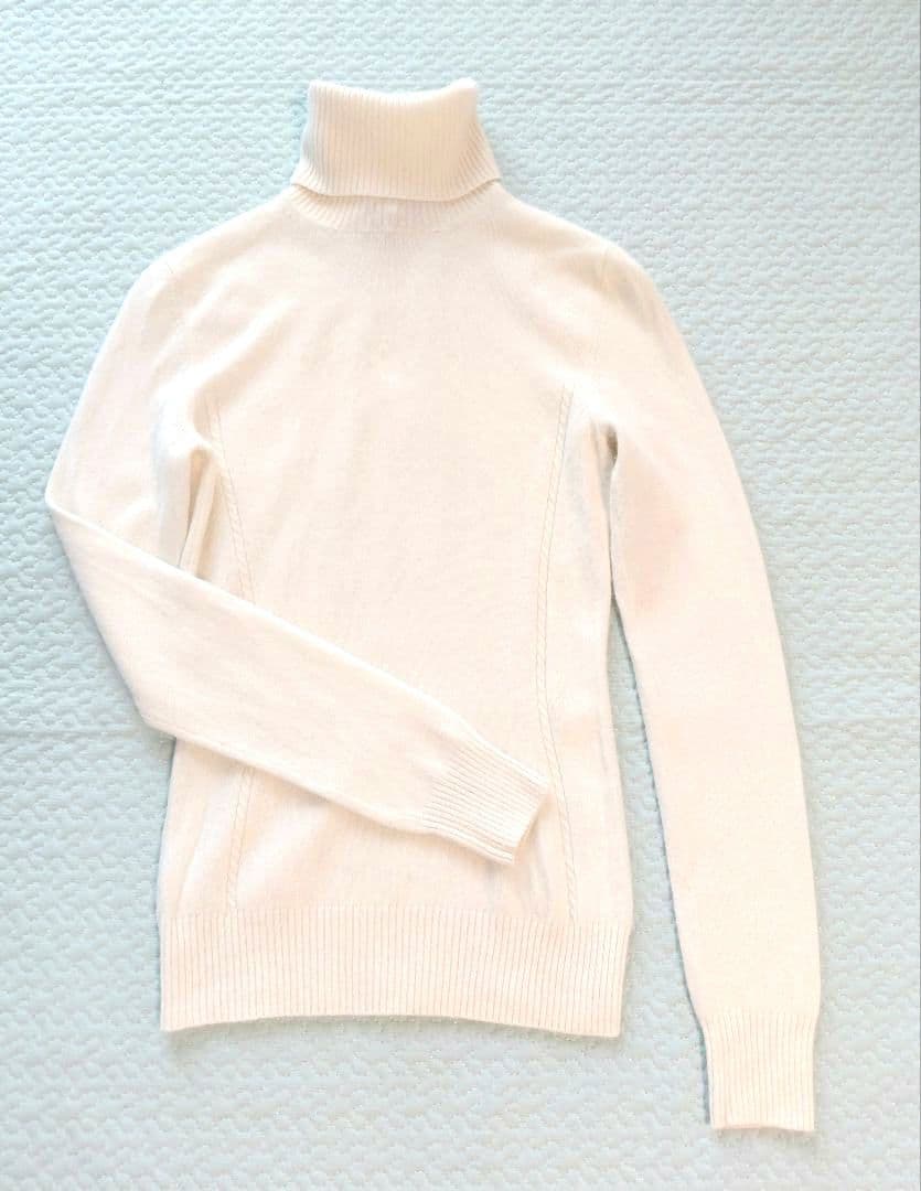 ロロ・ピアーナのベビーカシミヤ100％ 「定価20万円以上」