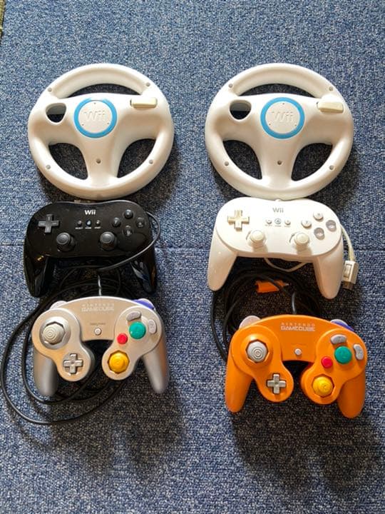 Wii 本体　多数コントローラー　ソフト13本おまけレンズクリーナー