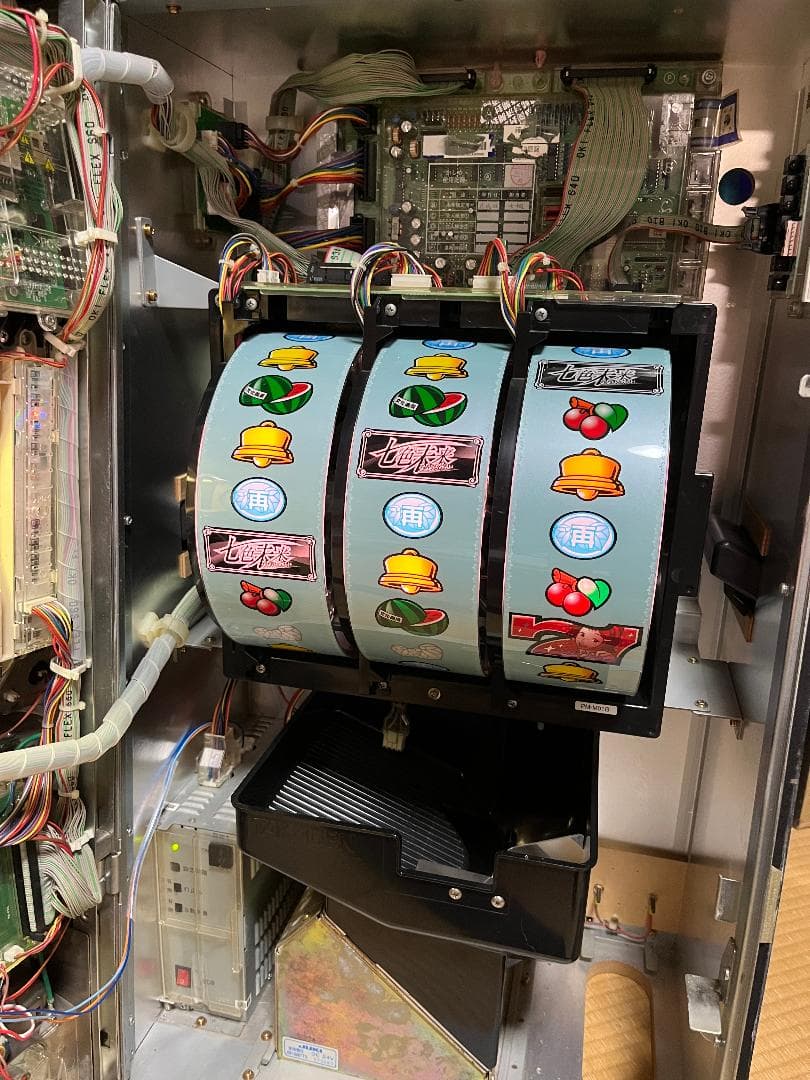 【最終値下げ】パチスロ実機　七色未来