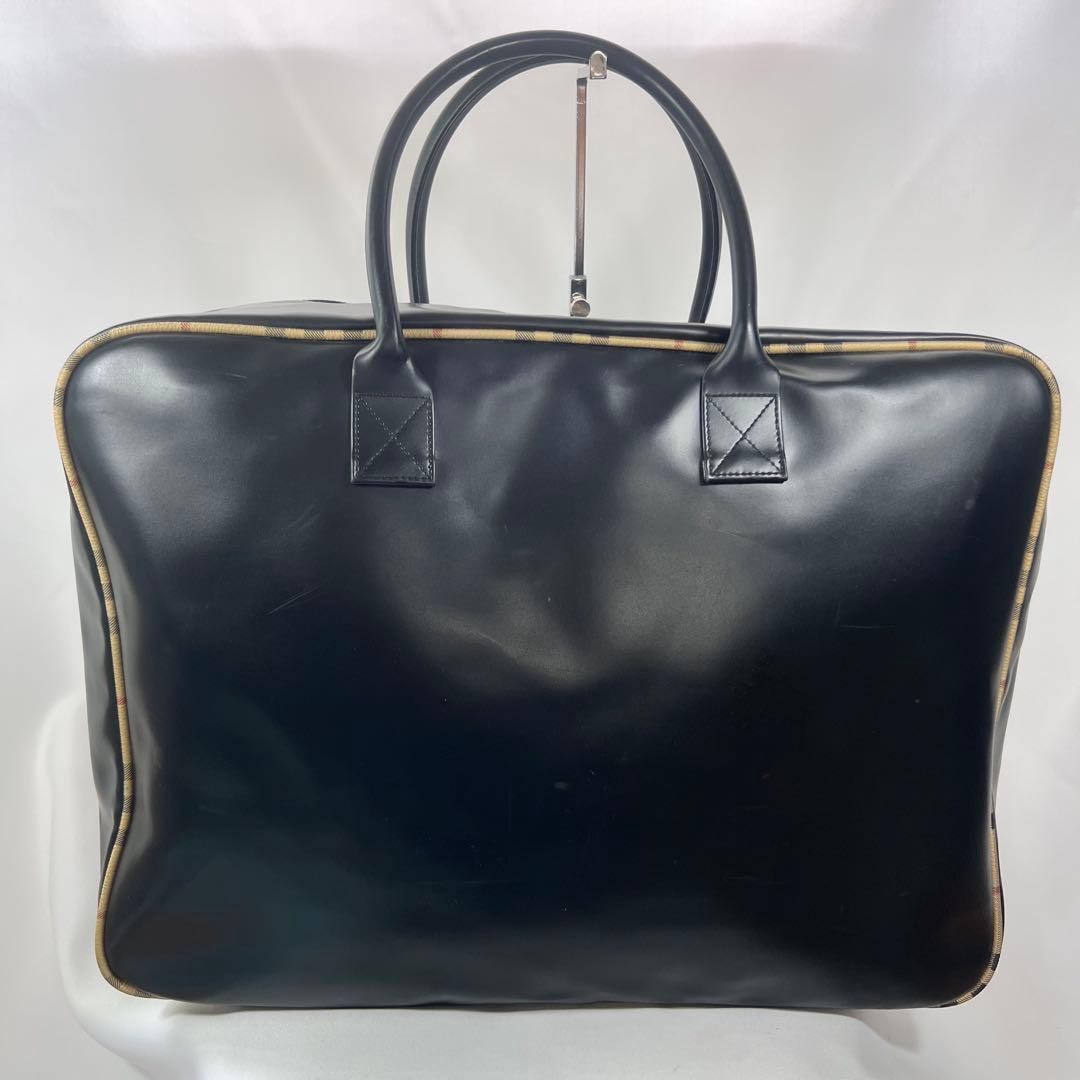 ✨旅行にビジネス最適✨BURBERRY黒い合成皮革バッグ