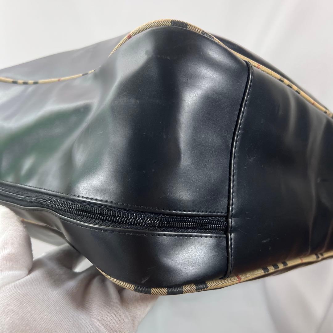 ✨旅行にビジネス最適✨BURBERRY黒い合成皮革バッグ