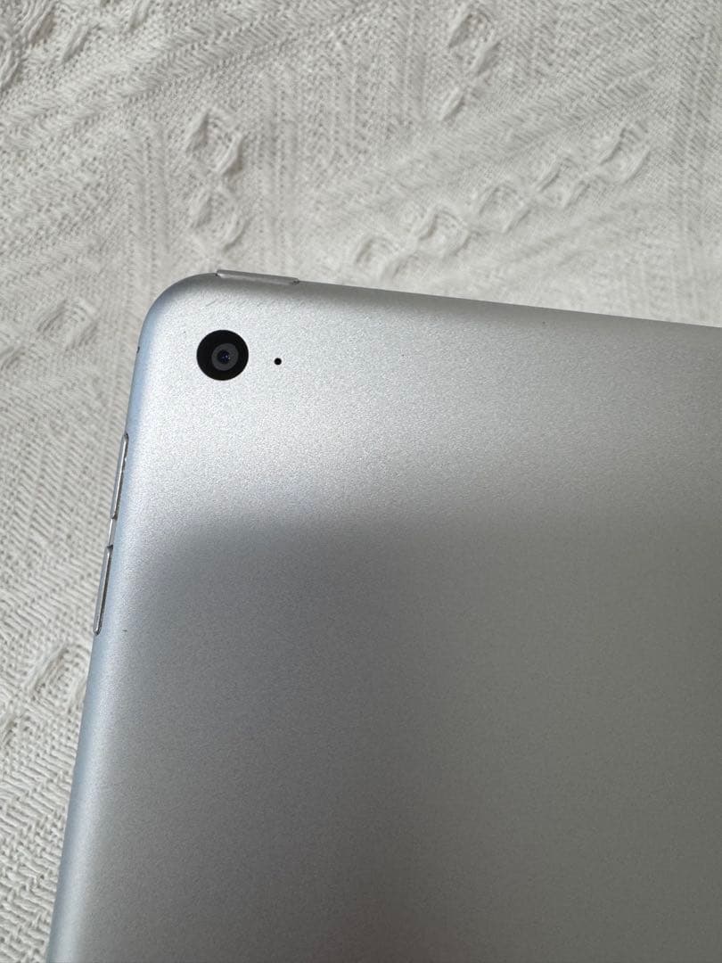 iPad Air2 Wi-Fi 64GB A1566シルバー本体のみ　完動品