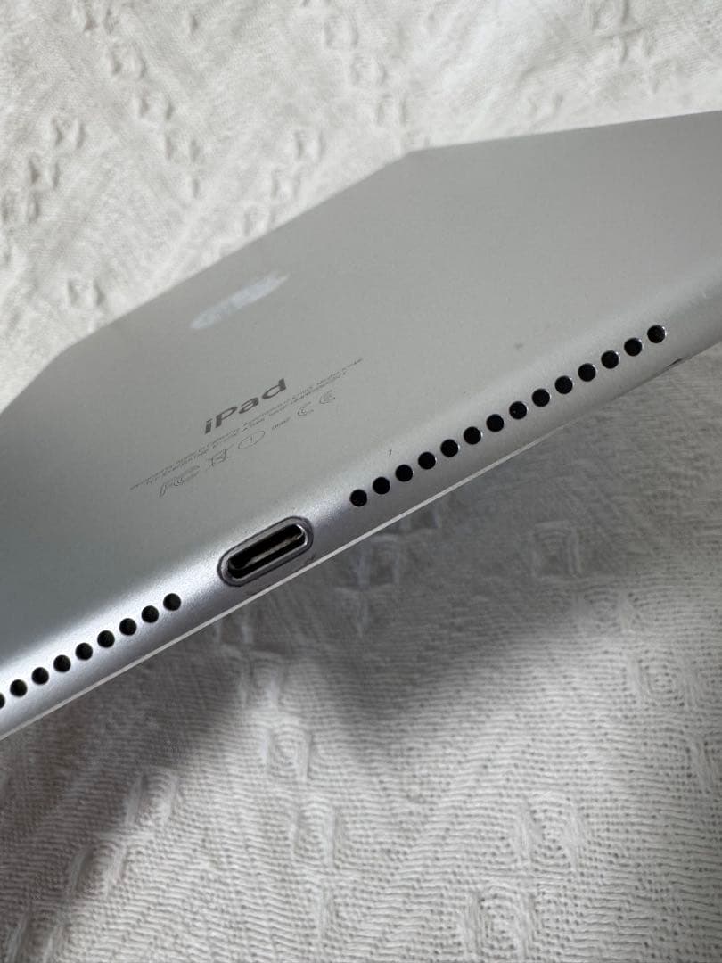 iPad Air2 Wi-Fi 64GB A1566シルバー本体のみ　完動品