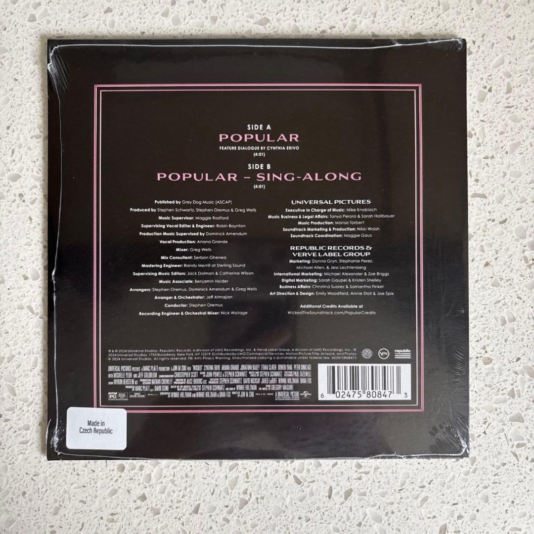 Ariana Grande Popular DefyingGravityレコード