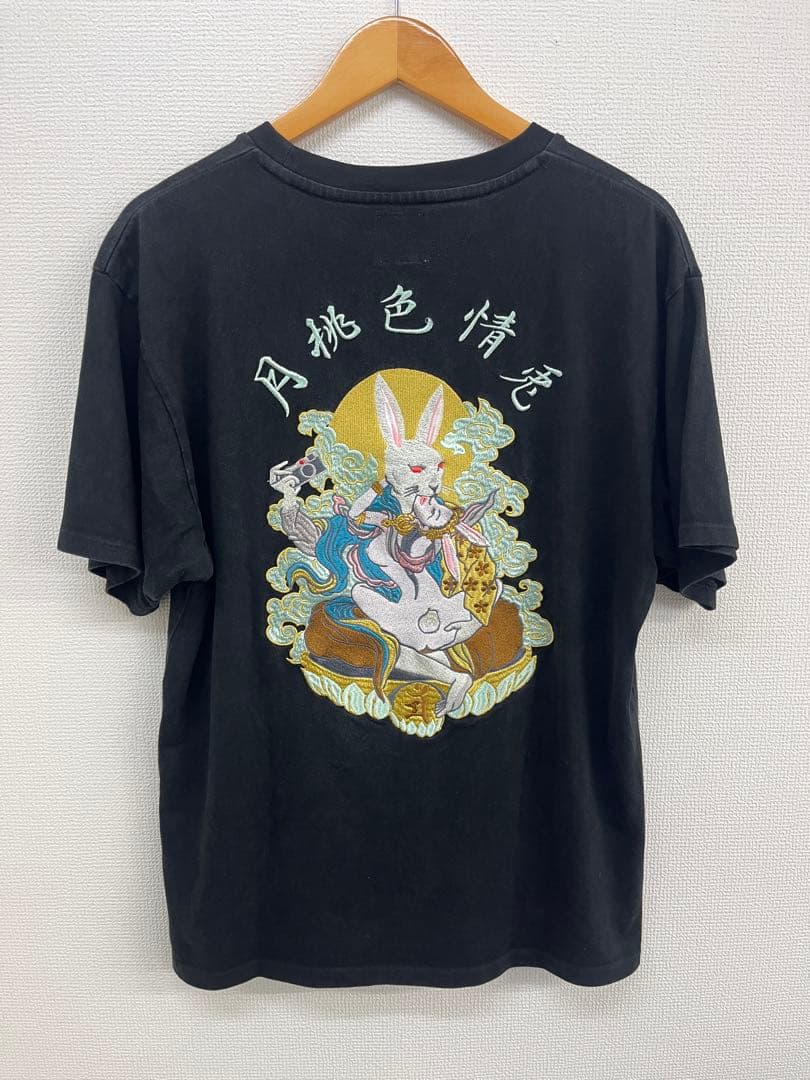 FR2 梅 刺繍 半袖Tシャツ　頭狂色情兎