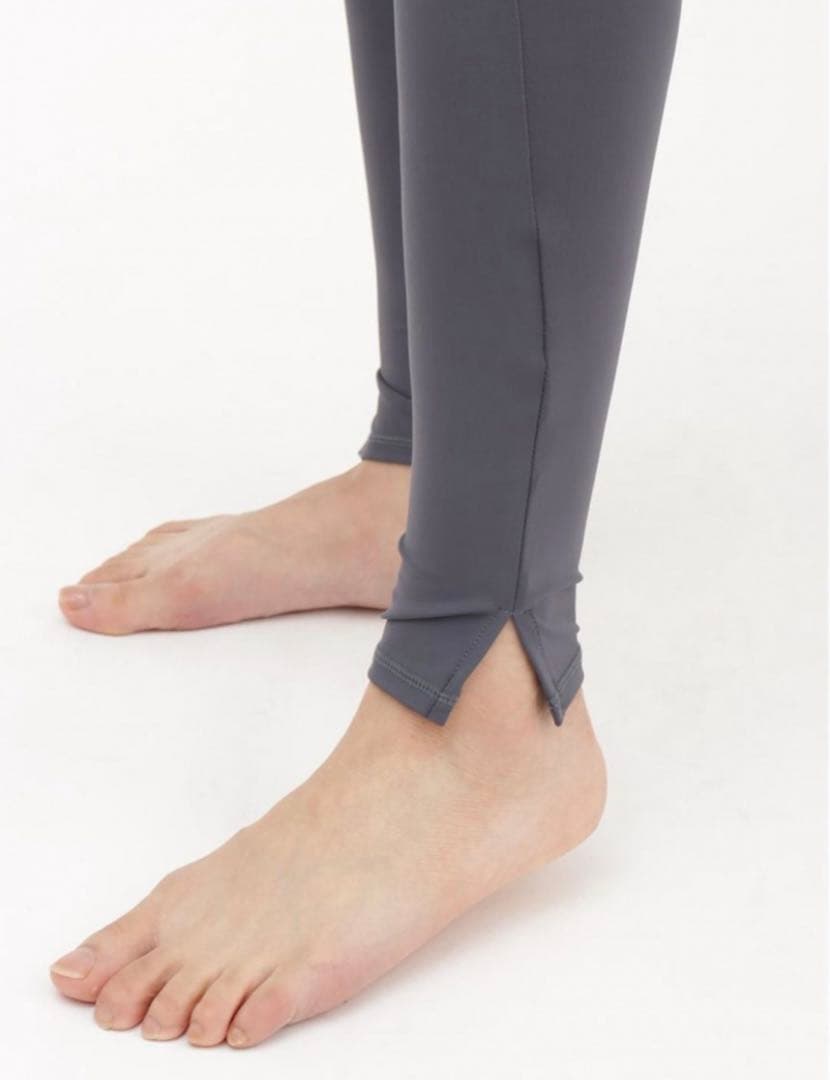 【emmi yoga】 サステナレッチ　ショートブラトップ&レギンスセットグレー