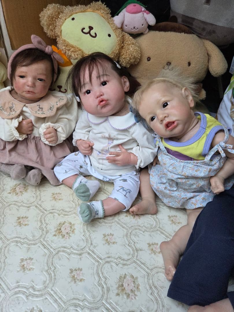 リボーンドール　口をすぼめた可愛い表情の子　難あり