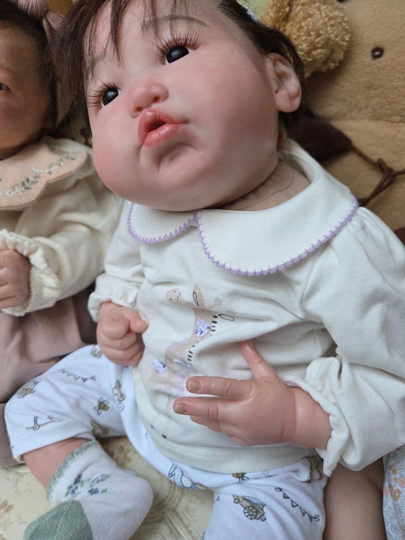 リボーンドール　口をすぼめた可愛い表情の子　難あり