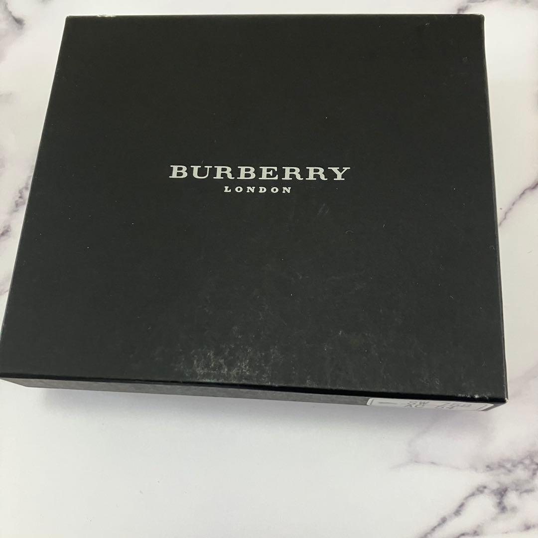 すっぴぃですBURBERRY チェック柄 二つ折り財布