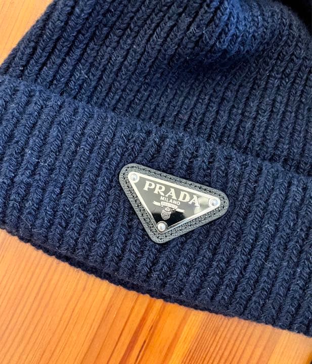 新品 PRADA トライアングル ロゴ ウール Sニットキャップ
